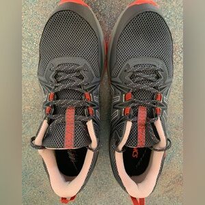 ASICS Women’s Gel Venture Size 11